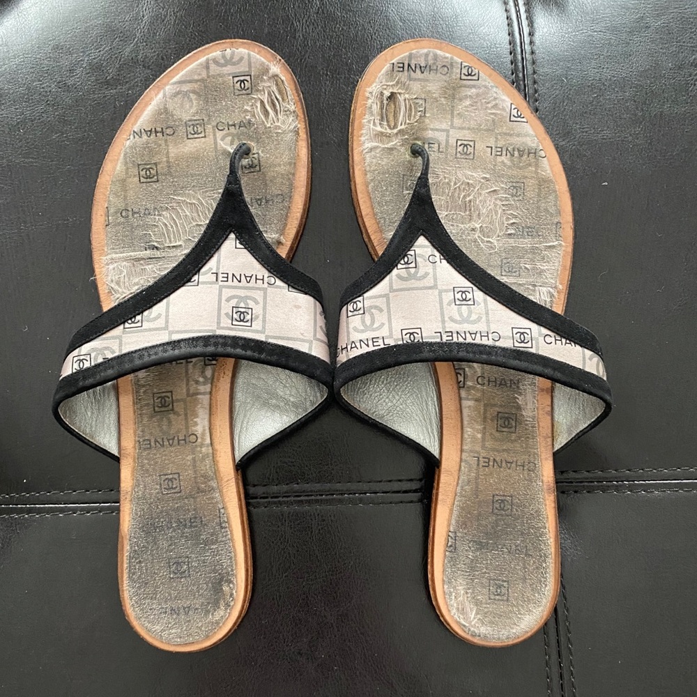 CHANEL Sandals - Picture 2 of 3